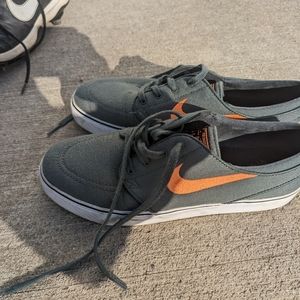 Men's Nike SB Zoom Janoski size 8